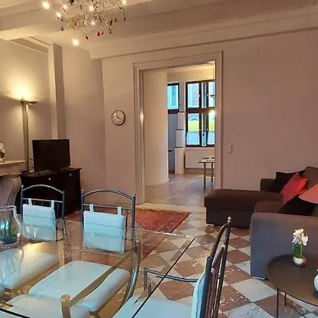 Duplex 2 Situe Au Centre Du Coeur Historique De *