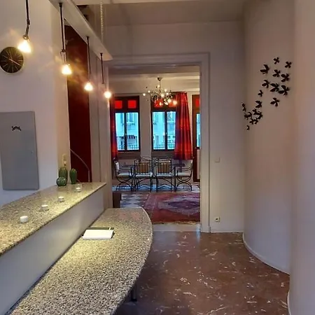 Duplex 2 Situe Au Centre Du Coeur Historique De *