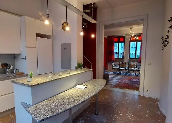 Duplex 2 Situe Au Centre Du Coeur Historique De *