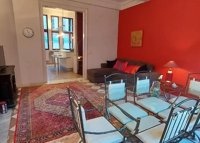 Appartement Duplex 2 Situe Au Centre Du Coeur Historique De *